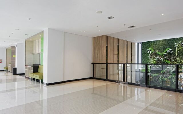 MaxOneHotels.com at Platinum Hayam Wuruk Jakarta
