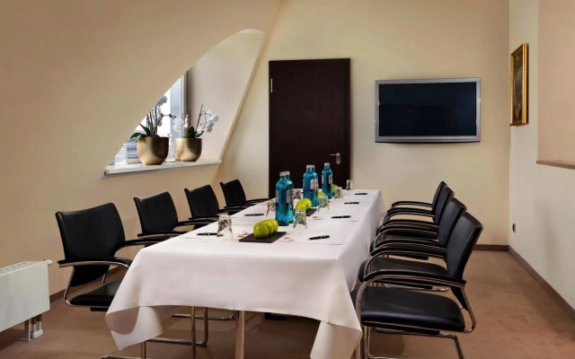 Metropolitan Hotel by Flemings
