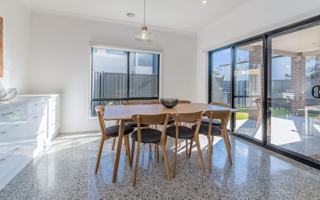 Winona ON Williams - PET Friendly - Free Wifi