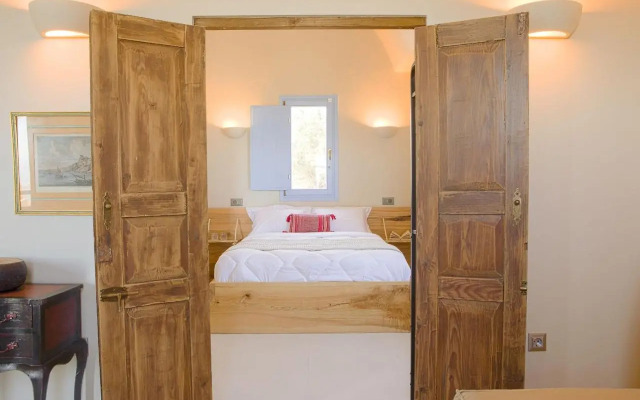 Pink Freud Villas Santorini