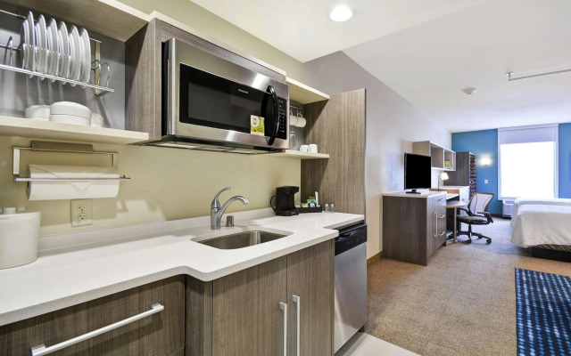 Home2 Suites by Hilton Plymouth, MN