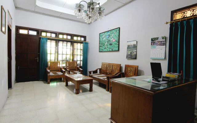Batik Trinidar Homestay
