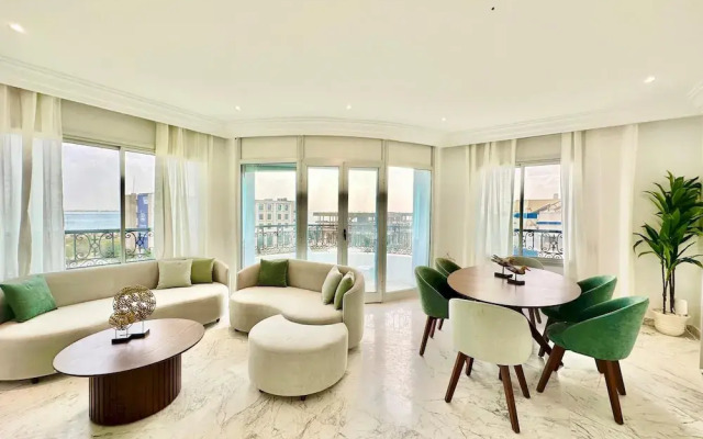 The Lake View Spacious With Amazing Terrace