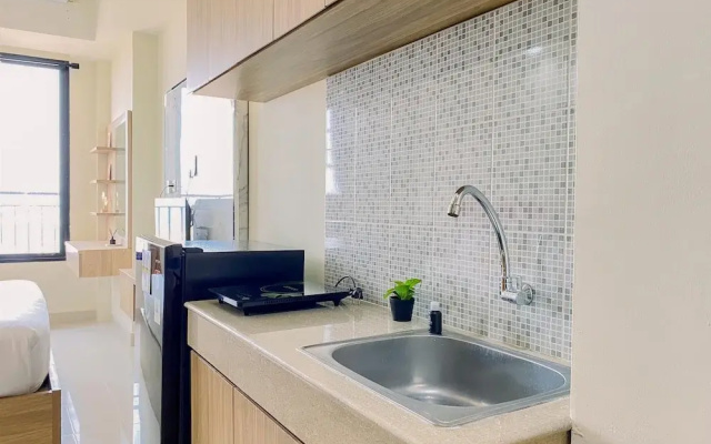 Comfy and Minimalist Studio Apartment at Evenciio Margonda