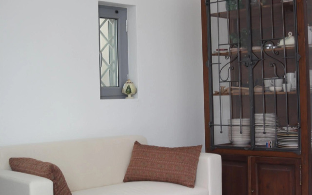 2 bedrooms house with furnished terrace at Ceglie Messapica