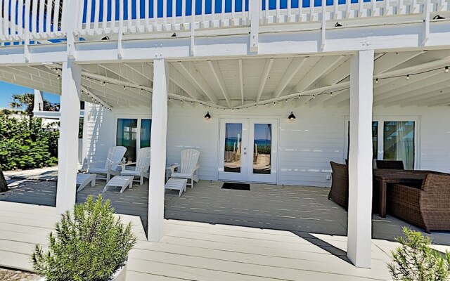 New Listing! The Beach House - Gulf-front Haven 4 Bedroom Home