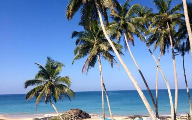 Rainbow Beach Hotel