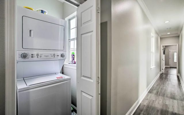 6 Mi to French Quarter: Modern New Orleans Gem