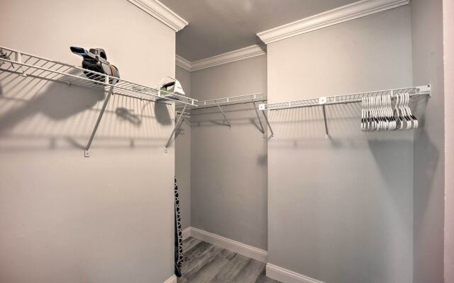 Updated Wilmington Retreat ~ 2 Miles to Uncw!