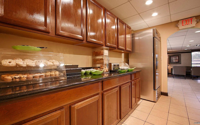 SureStay Hotel by Best Western East Brunswick