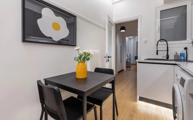 Viora Stunning Deluxe Studio in Athens