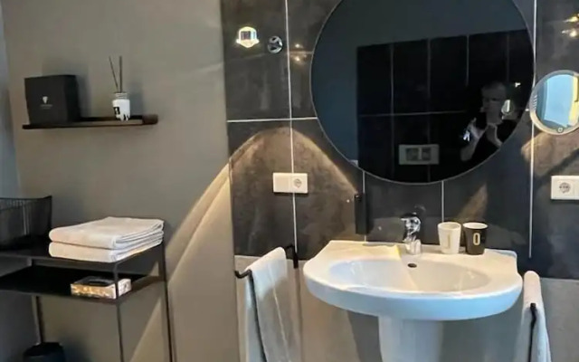 Pure Highlight Living