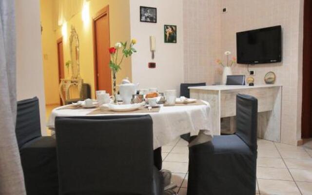 B&B MITILINI Central Station