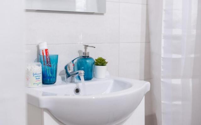 Mar25 by Smart Cozy Suites - In the heart of Athens - 9 minutes from metro - Available 24hr