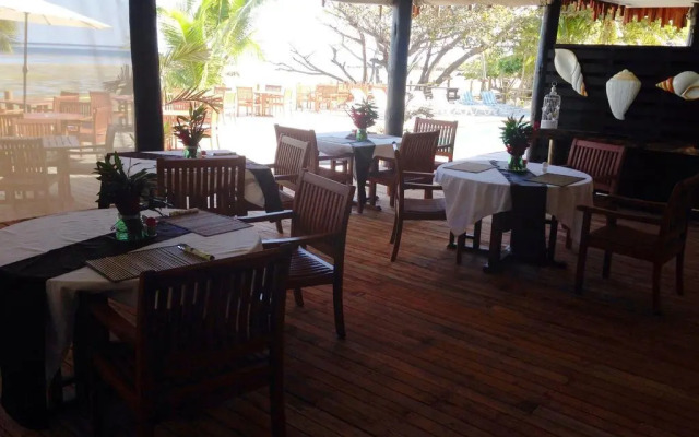 Funky Fish Beach & Surf Resort - Hostel