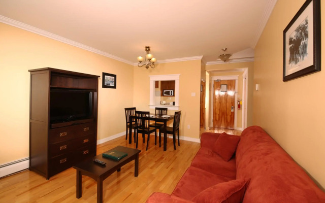 Grenfell Heritage Hotel & Suites