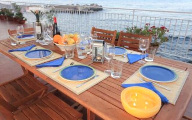 Casa Pizzidu, Elegant Villa With a Terrace Overlooking the sea