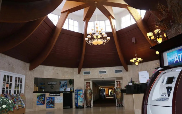 I-Drive Grand Resort & Suites