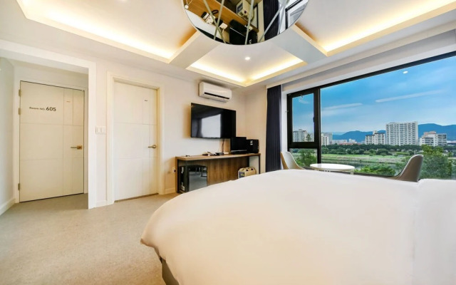 Dongchon Amusement Park Gallery Hotel