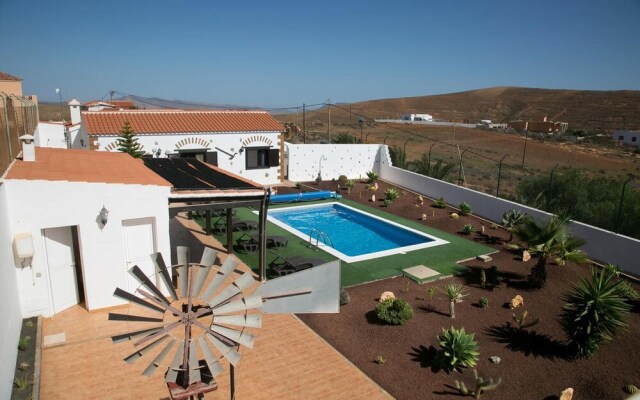 Villa With 4 Bedrooms in Las Palmas, With Wonderful Mountain View, Private Pool, Enclosed Garden - 20 km From the Beach