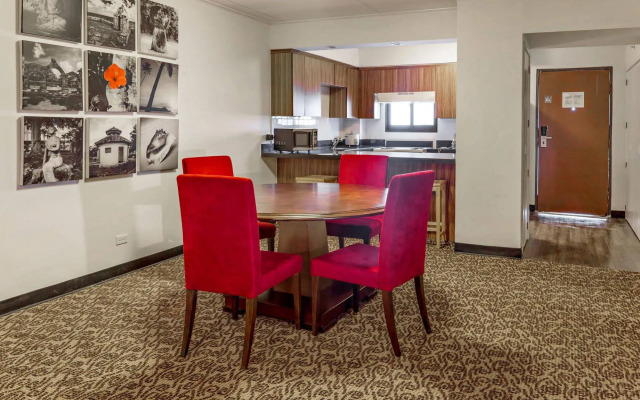 Oceanview Hotel & Residences