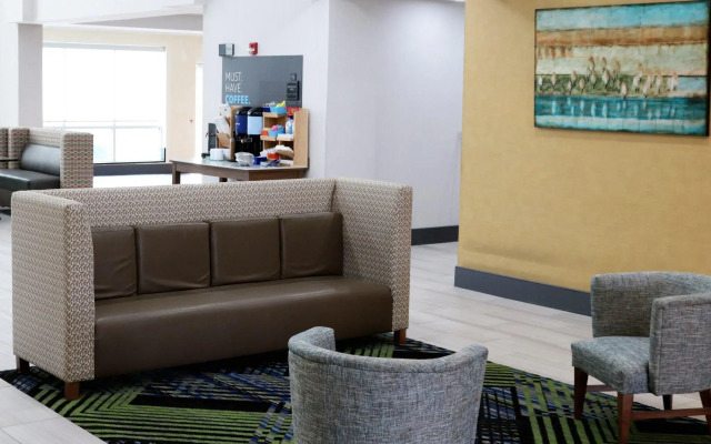 Holiday Inn Express & Suites Columbia-Fort Jackson by IHG