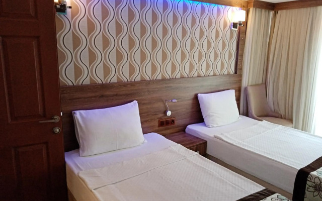 Dolphin Apart & Hotel