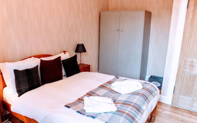 2 Bedroom Flat In City Centre