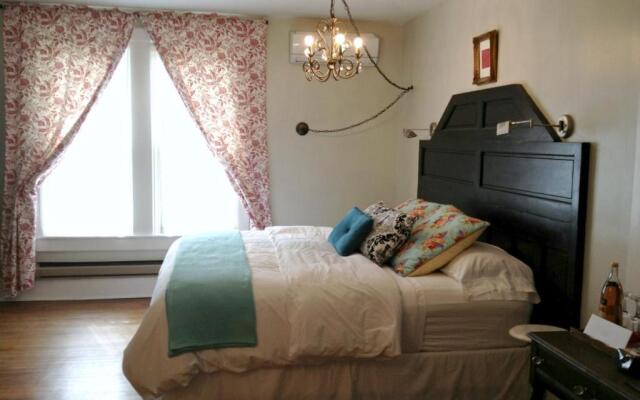 The Inn at Ragged Edge