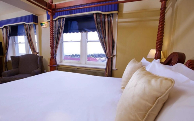 The Carrington Hotel
