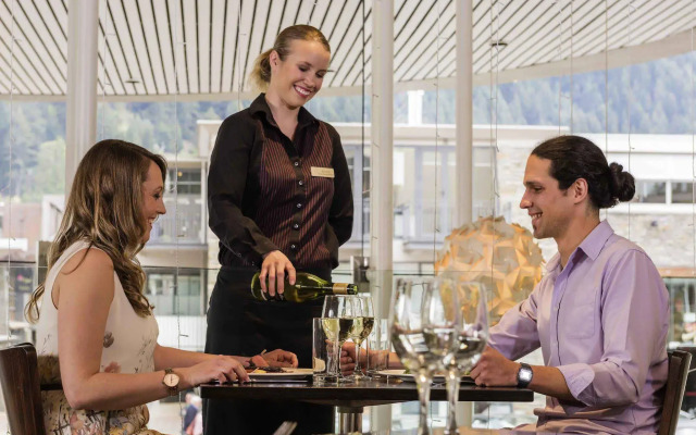 Novotel Queenstown Lakeside