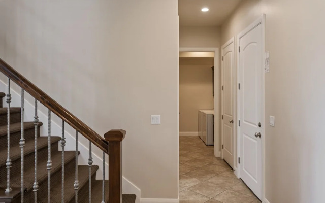 Views for Rent by RedAwning