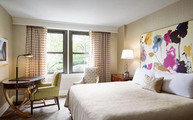 The Raphael Hotel, Autograph Collection