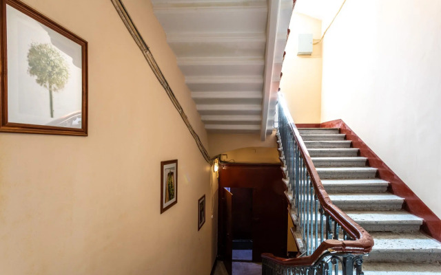 Апартаменты на набережной канала Грибоедова 9