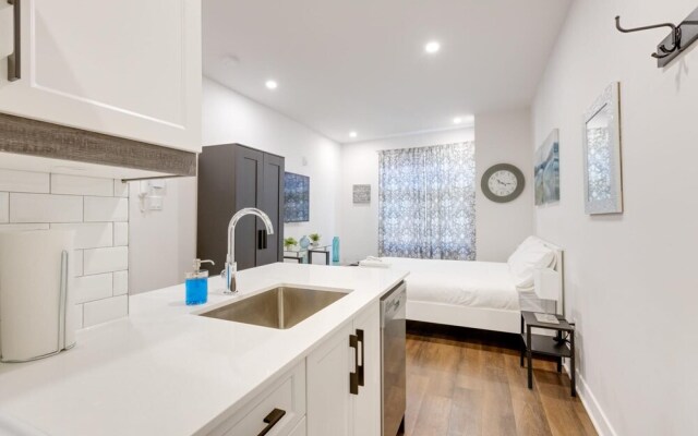 M11 Modern Comfy Studio w AC in Plateau Mile-end