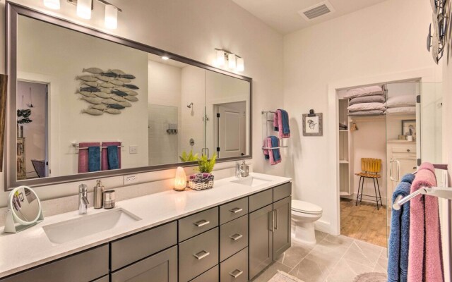 Walkable Downtown Asheville Condo w/ Balcony
