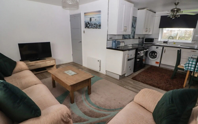 13 Gower Holiday Village