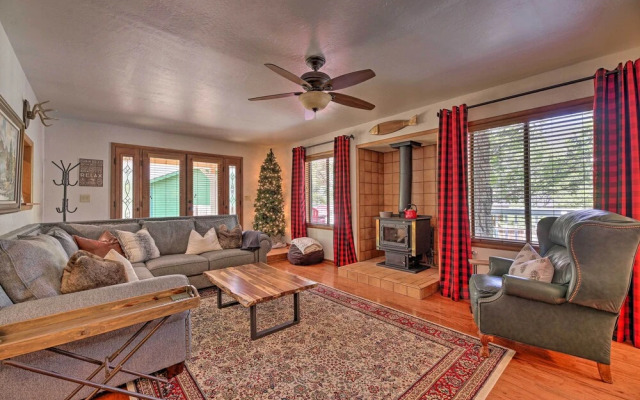 Deck + Yard: Family-friendly Pinetop Retreat