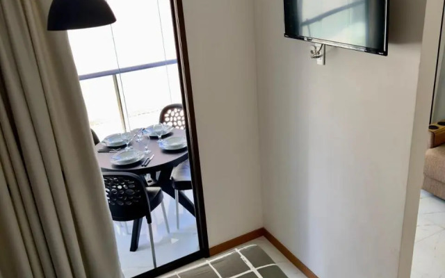 Academia/Garagem/ Piscina : a 300 m do Farol