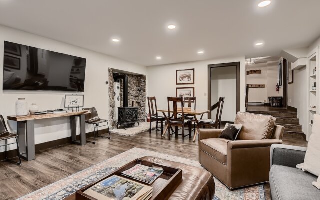 Abbett Placer Historic 7 Bedroom Home by RedAwning