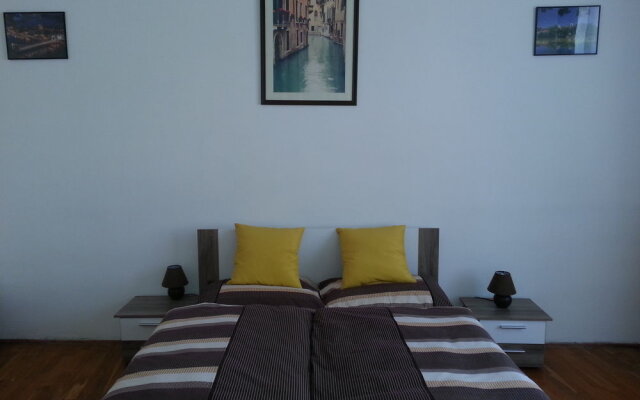 Caterina Guesthouse and Hostel