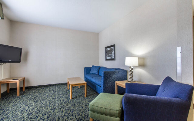Revel Hotel Des Moines Urbandale, Tapestry Collection by Hilton