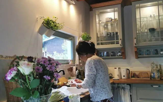 Sunny Wooden House on Creek, 30 Minutes Prague