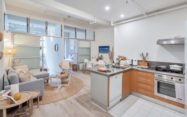 Awesome Cool Beachy 2BR CBD Gem Wifi