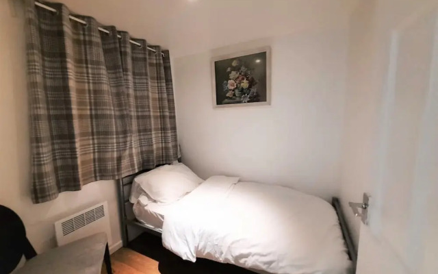 3-bed House in Colchester With Parking and Wifi