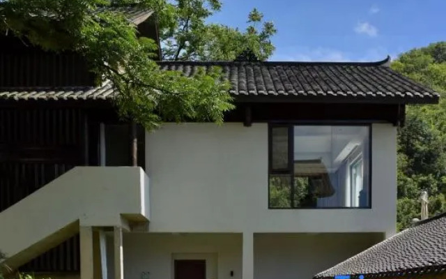 Xunmiri Qinin Villa