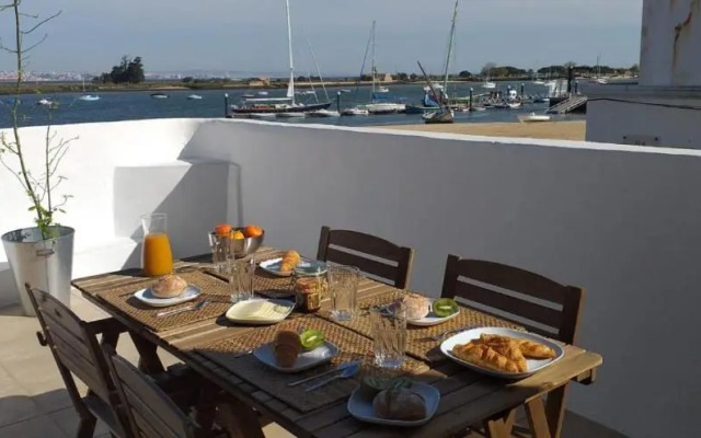 Casa do Rio - Riverside House