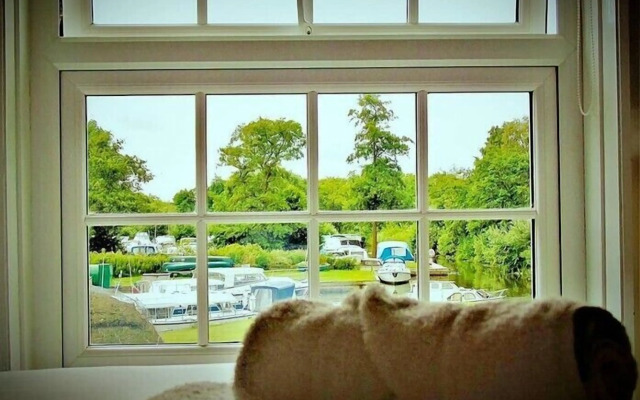 Sutton Staithe Hotel