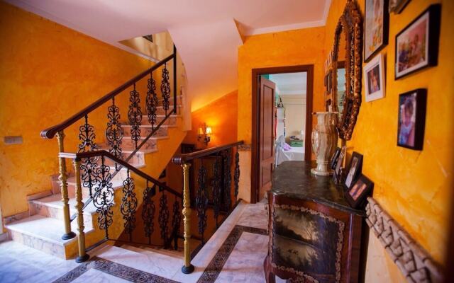 Majestic Villa by the Beach Heated Private Pool