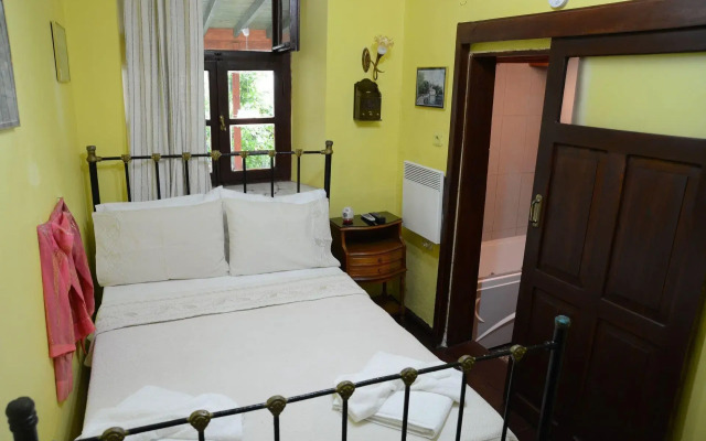 Cunda Zehra Teyzenin Evi